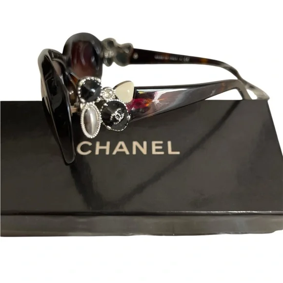 CHANEL Dark Brown Sunglasses